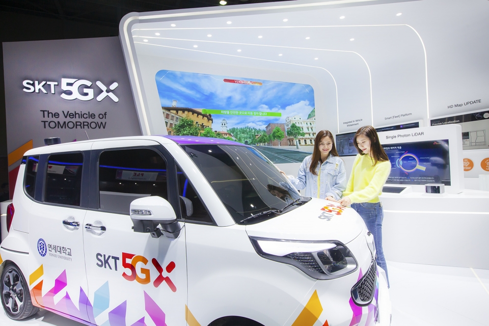 SK텔레콤은 서울모터쇼에서 자율주행 인공지능 기술을 공개했다.