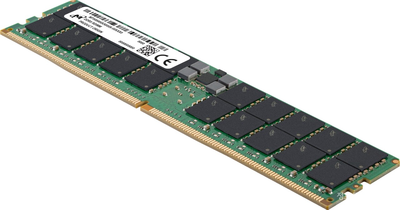 마이크론에서 새로 출시된 데이터센터용 DDR5 서버 DRAM. [사진=마이크론]