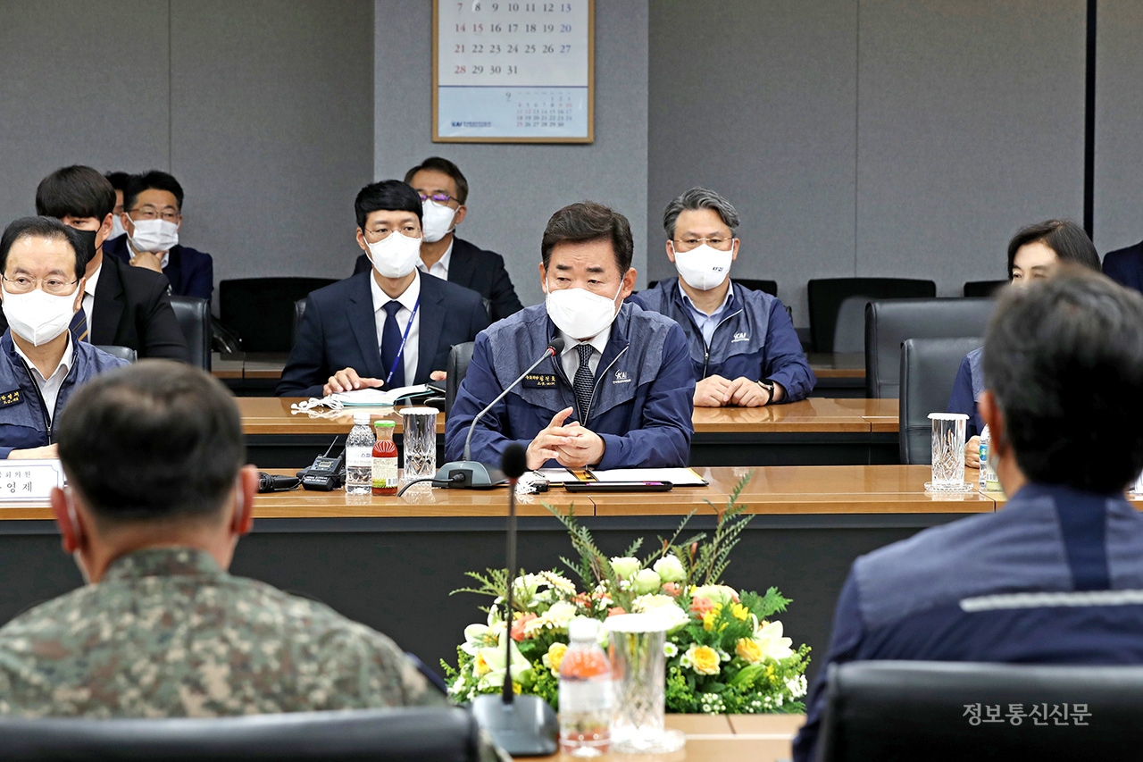 김진표 국회의장이 29일 KAI를 방문했다. [사진=국회의장 공보수석실]