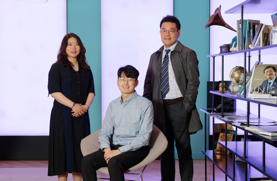 (오른쪽부터) 권순용 교수, 송승욱 연구원(제1저자), 심여선 연구원의 모습