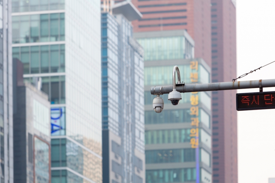 공공기관이 도입하는 CCTV는 TTA 인증을 획득한 제품만 사용하도록 하면서 업계의 부담이 가중되고 있다.