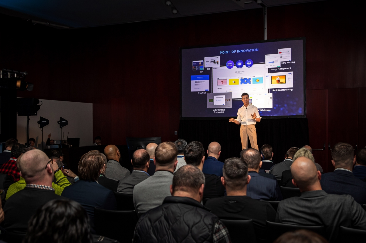 이양우 삼성전자 부사장이 스페인 바르셀로나에서 삼성 VXT 글로벌 런칭 행사를 진행했다. [사진=삼성전자]