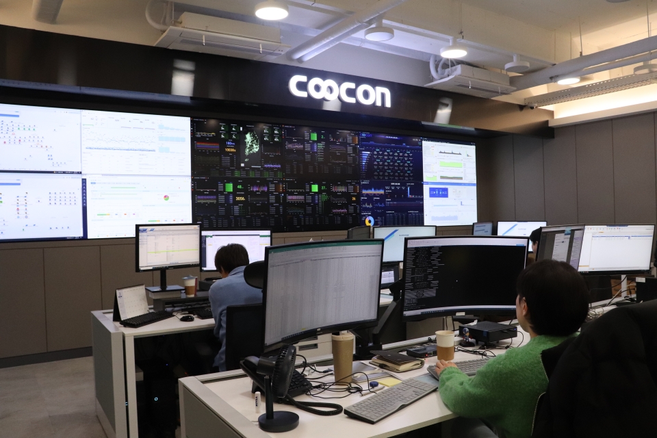 쿠콘이 본사 내 시스템 통합관제센터를 개편해 관제 효율을 증대했다.