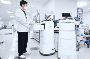 LG전자, 지능형 의료 서비스 로봇 시장 공략 박차
