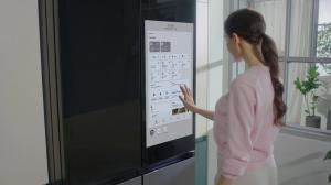 삼성전자, CES 2023서 32형 터치스크린 탑재 비스포크 냉장고 공개