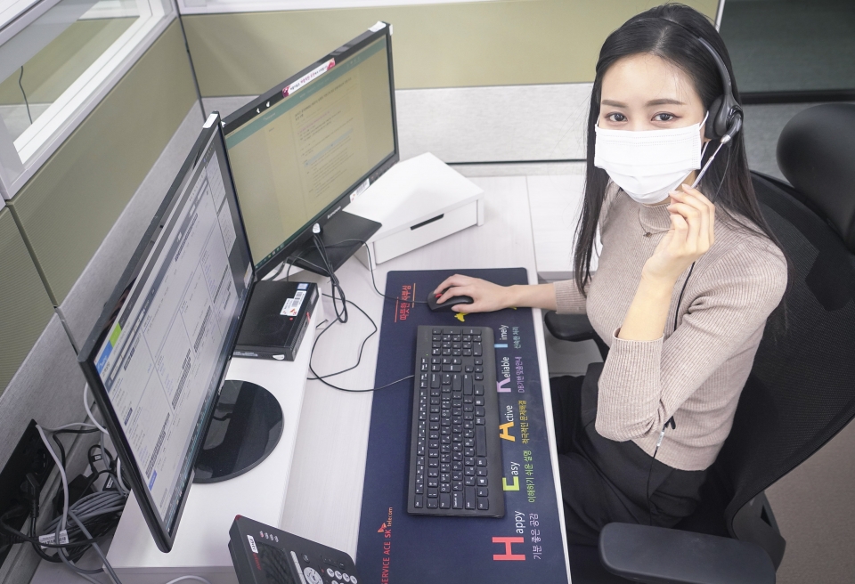 SK텔레콤이 26일 한국능률협회컨설팅 주관 서비스품질지수 콜센터 부문 조사에서 10년 연속 ‘한국의 우수콜센터’로 선정됐다고 밝혔다.