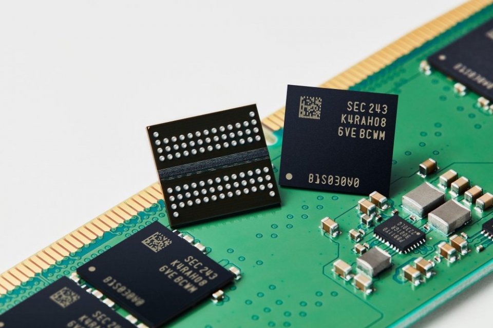 삼성전자의 16Gb DDR5 D램. [사진=삼성전자]